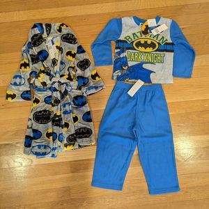 Batman Pajamas & matching robe. Size 3t.